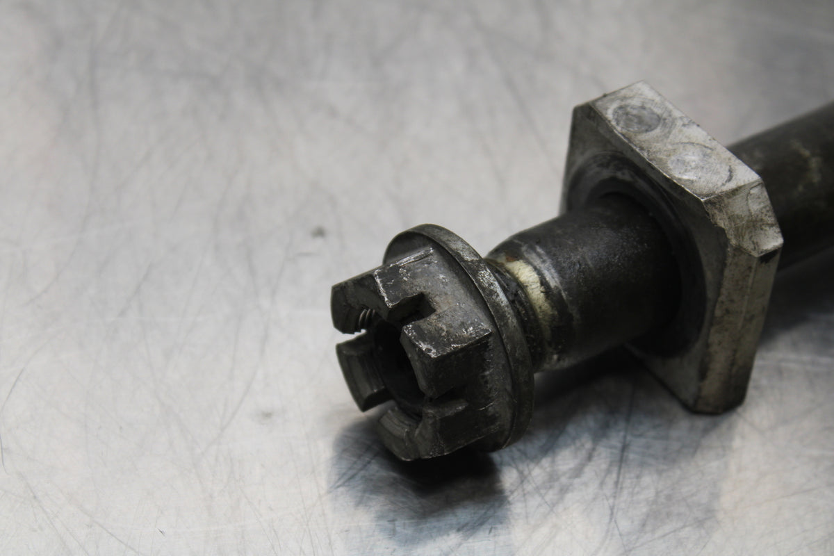 01-03 SUZUKI GSXR600 REAR AXLE BACK WHEEL RIM PIVOT BOLT AXEL BB145