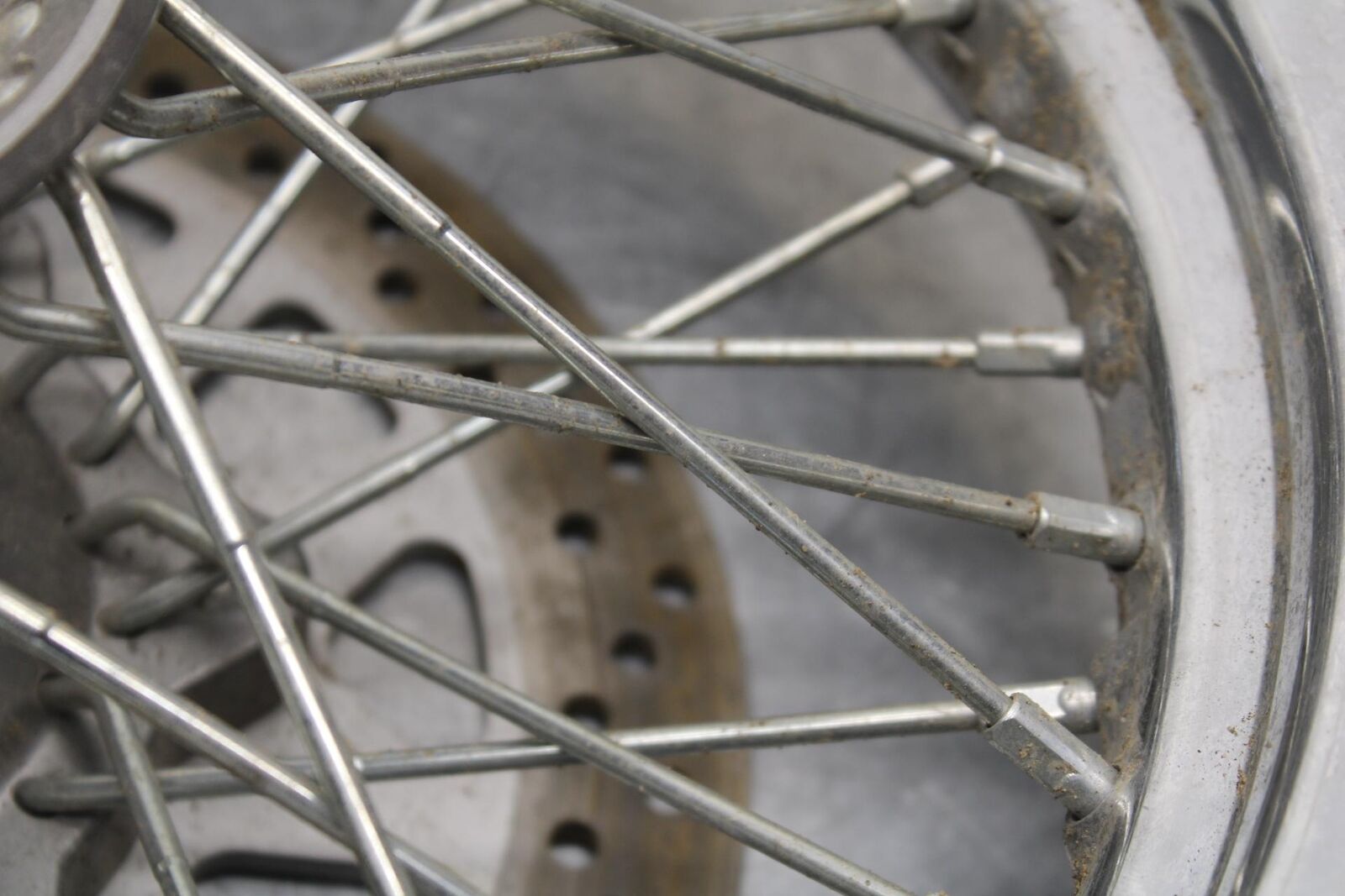 2013 Suzuki Boulevard C50T FRONT WHEEL RIM BB625