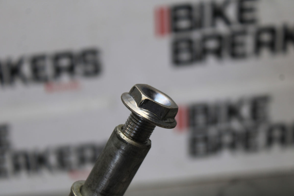 03 HONDA SHADOW SPIRIT 750 VT750DC FRONT WHEEL RIM AXLE PIVOT BOLT BB907
