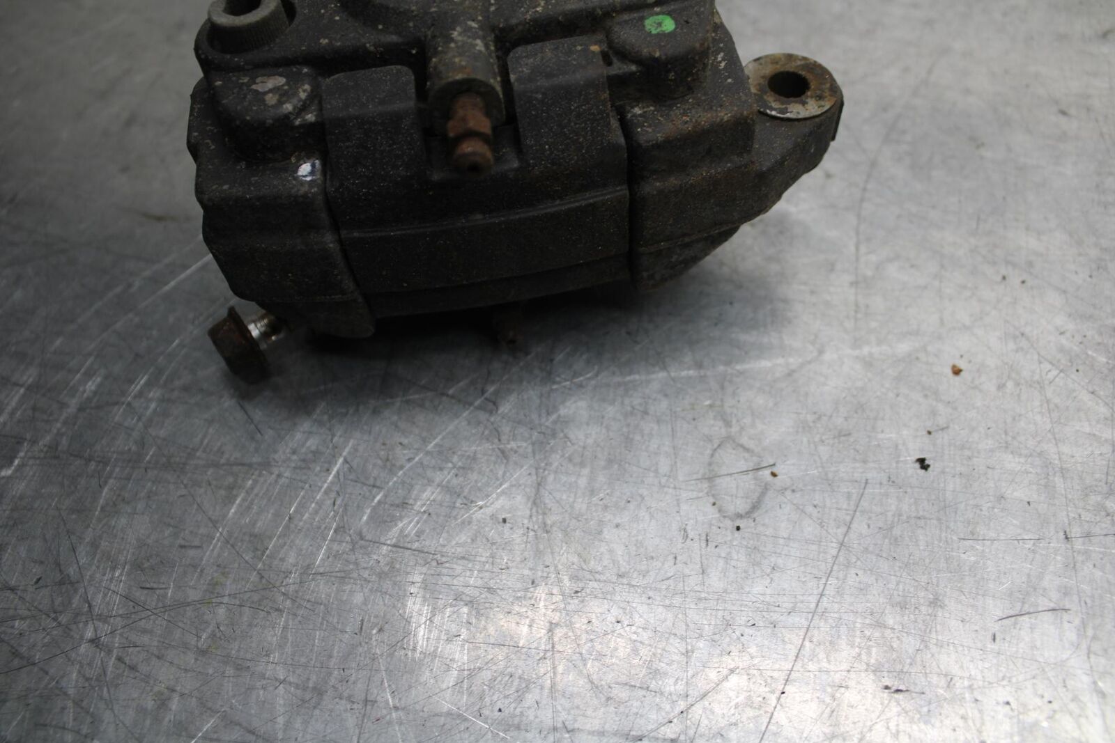 80-81 SUZUKI GS1000G REAR BACK BRAKE CALIPER W MOUNT BRACKET BB91