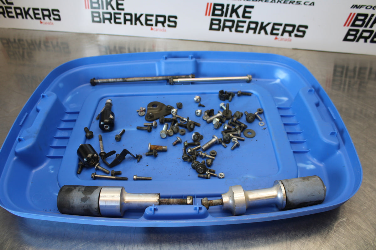 03-06 KAWASAKI Z1000 MOUNTING BOLTS HARDWARE MOTOR SCREWS BB164