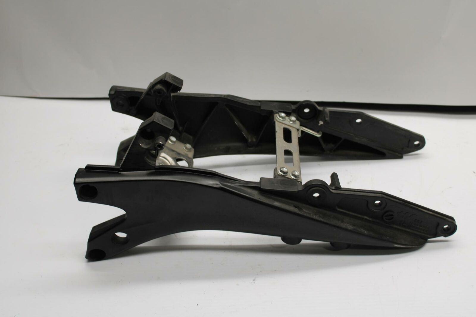 06-07 SUZUKI GSXR600 REAR SUBFRAME BACK SUB FRAME BB243