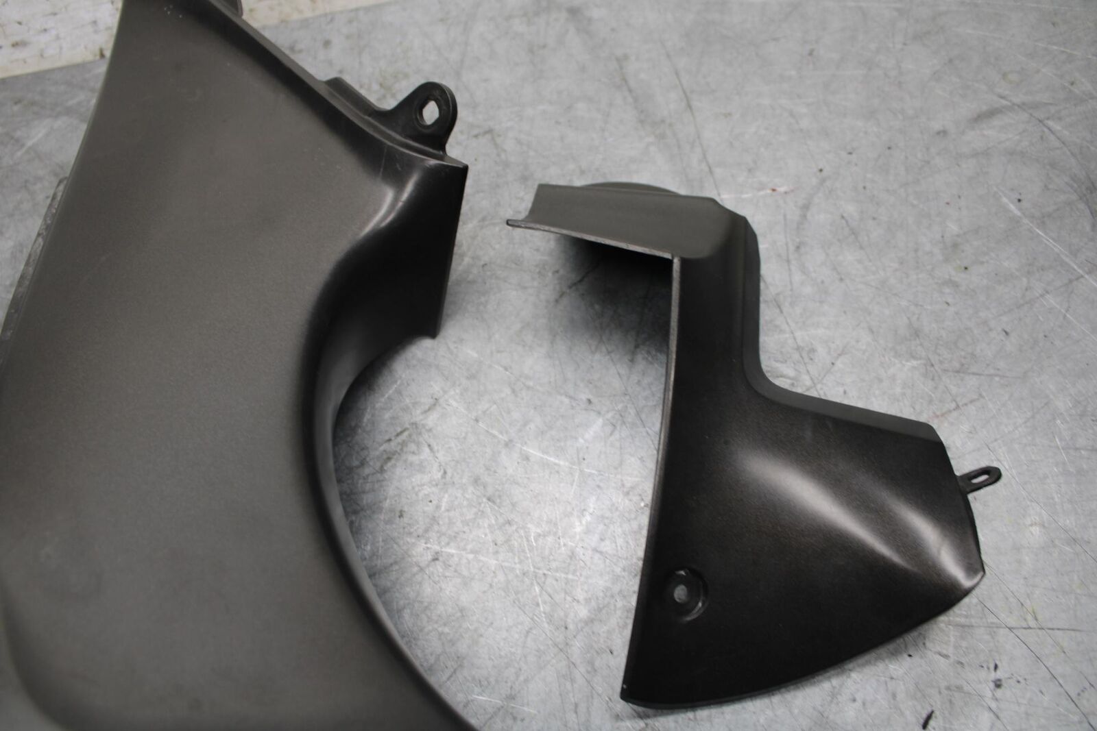 2002 Kawasaki Ninja ZX12R ZX1200B RIGHT FRONT DUCT COVER PANEL COWL BB48