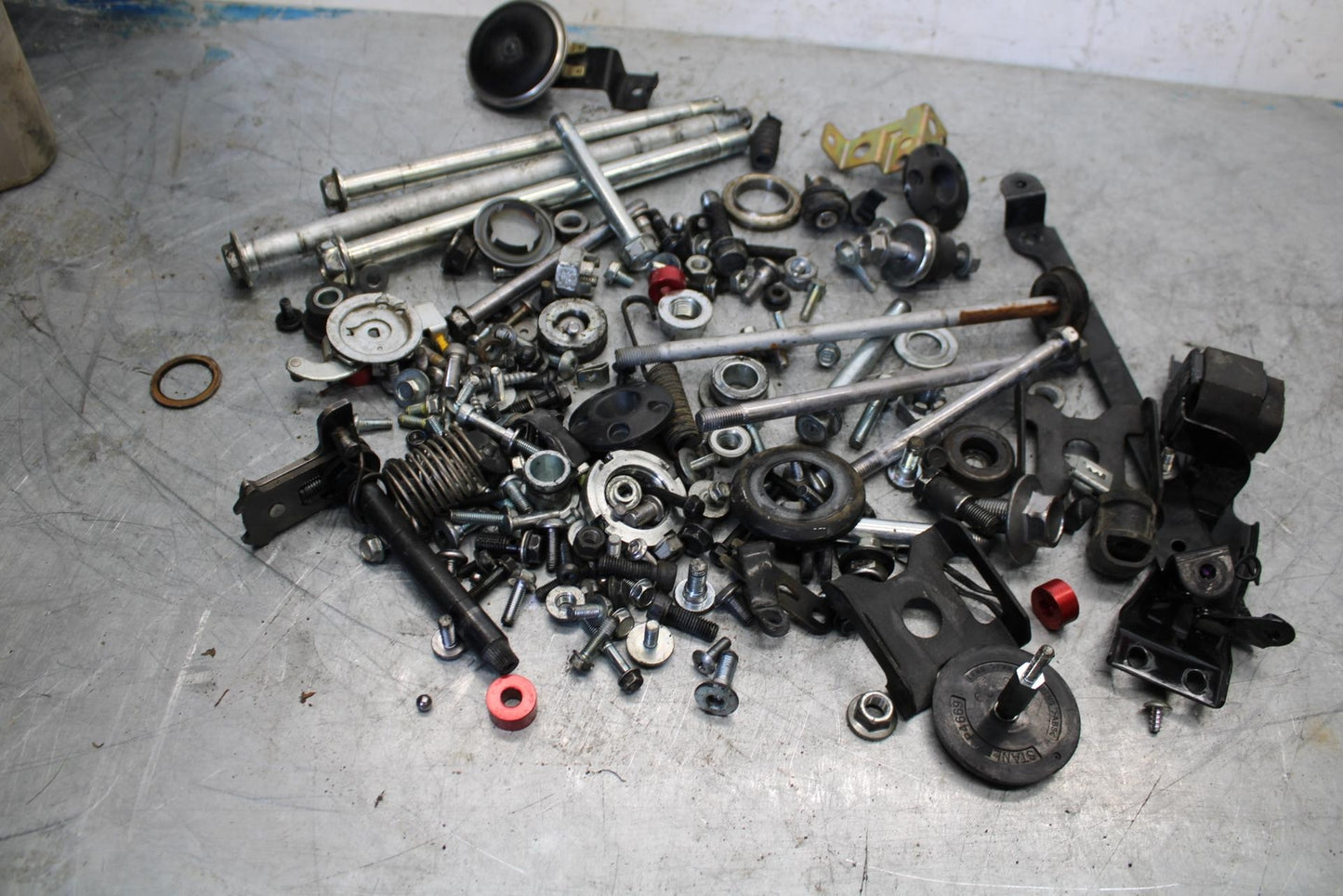 13-17 KAWASAKI NINJA 300 ENGINE MOUNTING BOLTS RANDOM HARDWARE  SCREWS BB429