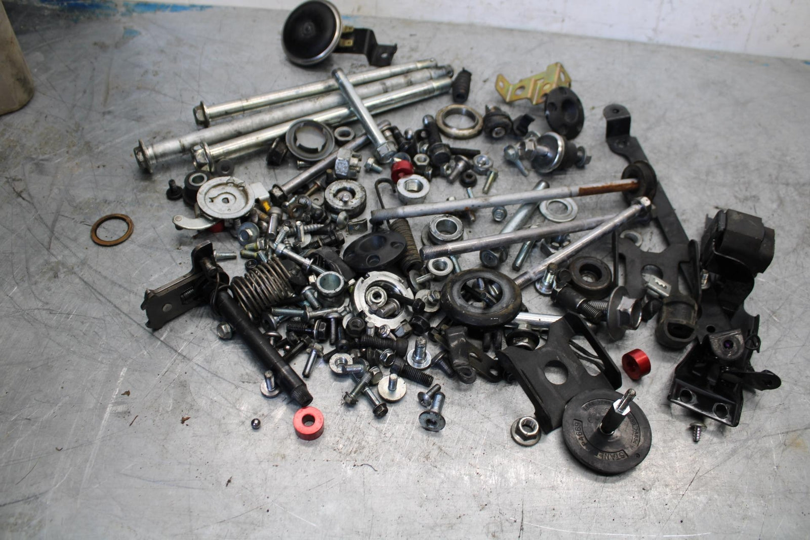 13-17 KAWASAKI NINJA 300 ENGINE MOUNTING BOLTS RANDOM HARDWARE  SCREWS BB429