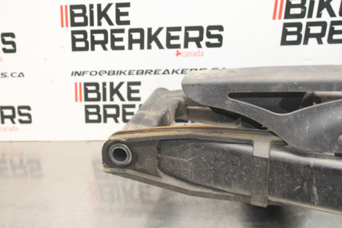 17-24 SUZUKI SV650 REAR SWINGARM BACK SUSPENSION SWING ARM BB829
