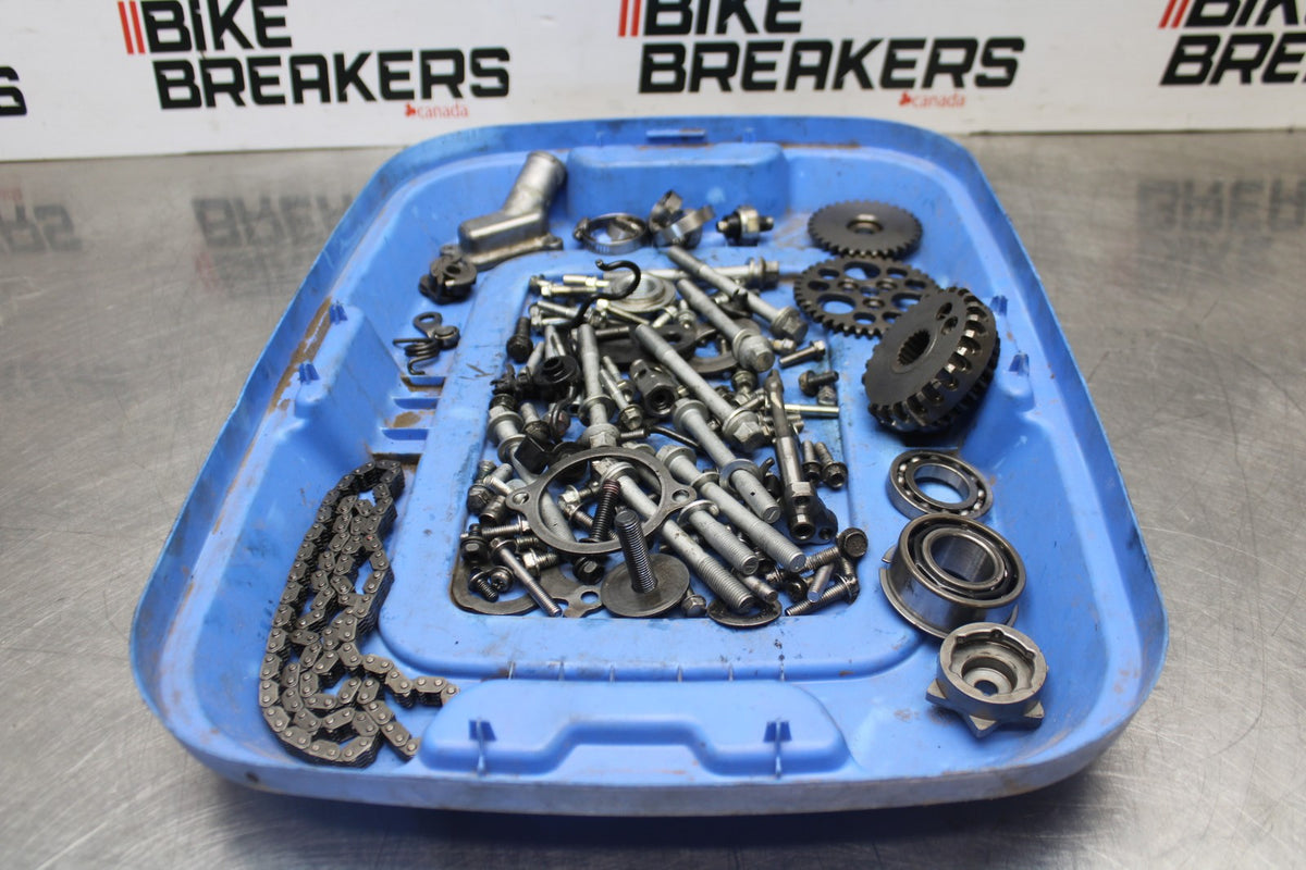 08 KAWASAKI NINJA ZX10R ENGINE BOLTS HARDWARE MOTOR SCREWS BB902