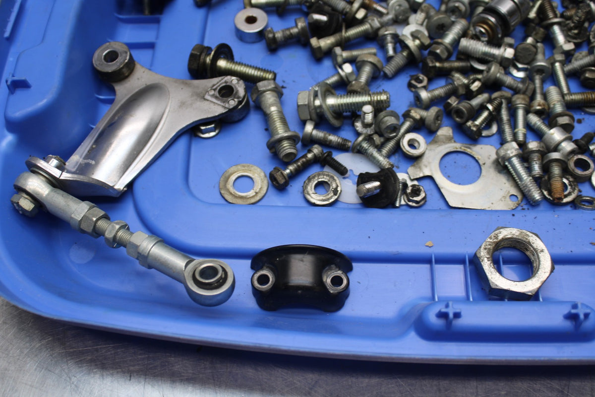 08 HARLEY-DAVIDSON ELECTRA GLIDE POLICE EFI FLHTPI LEFTOVER BOLTS SCREWS BB816