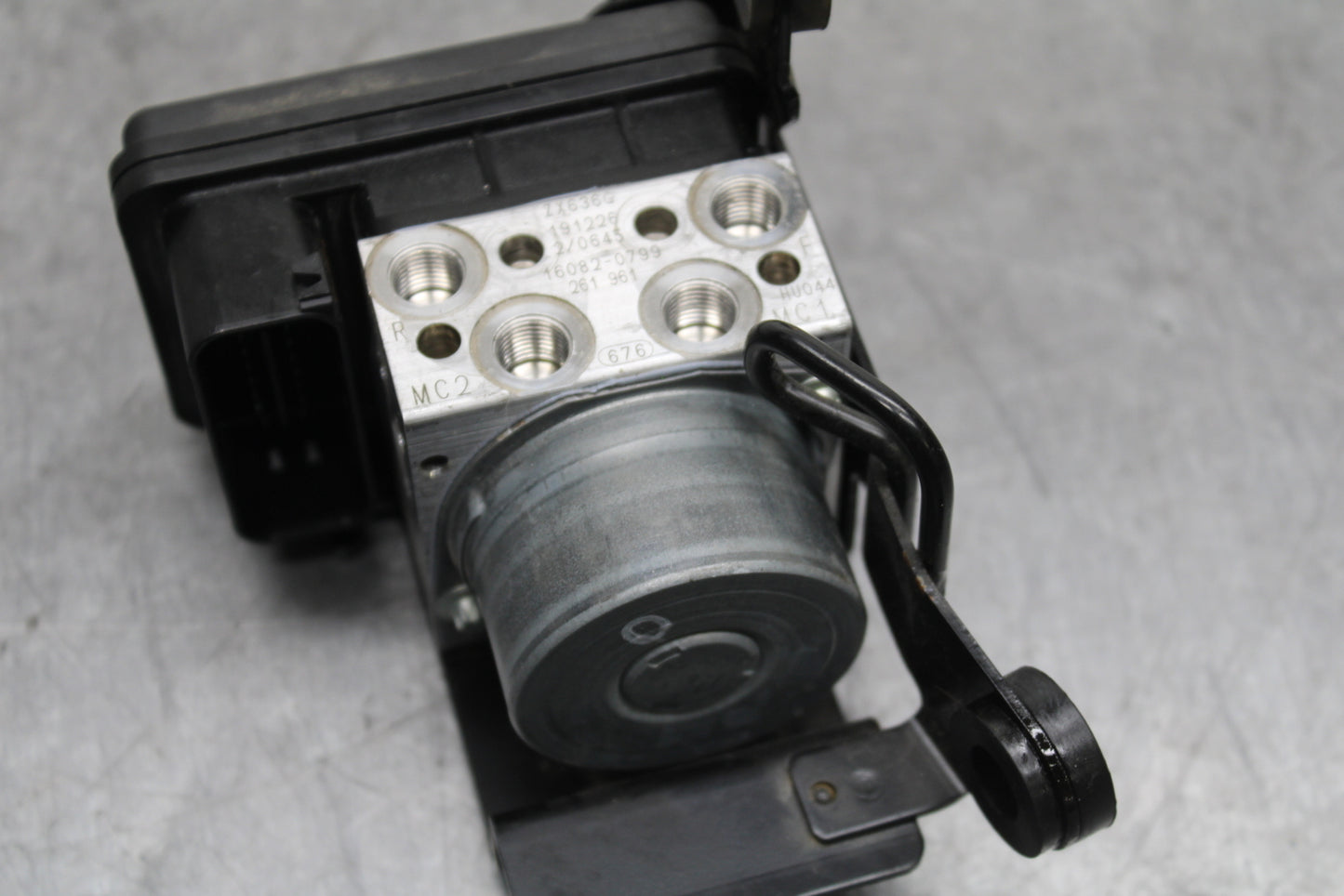 19-23 KAWASAKI NINJA ZX6R ABS PUMP UNIT MODULE BB749