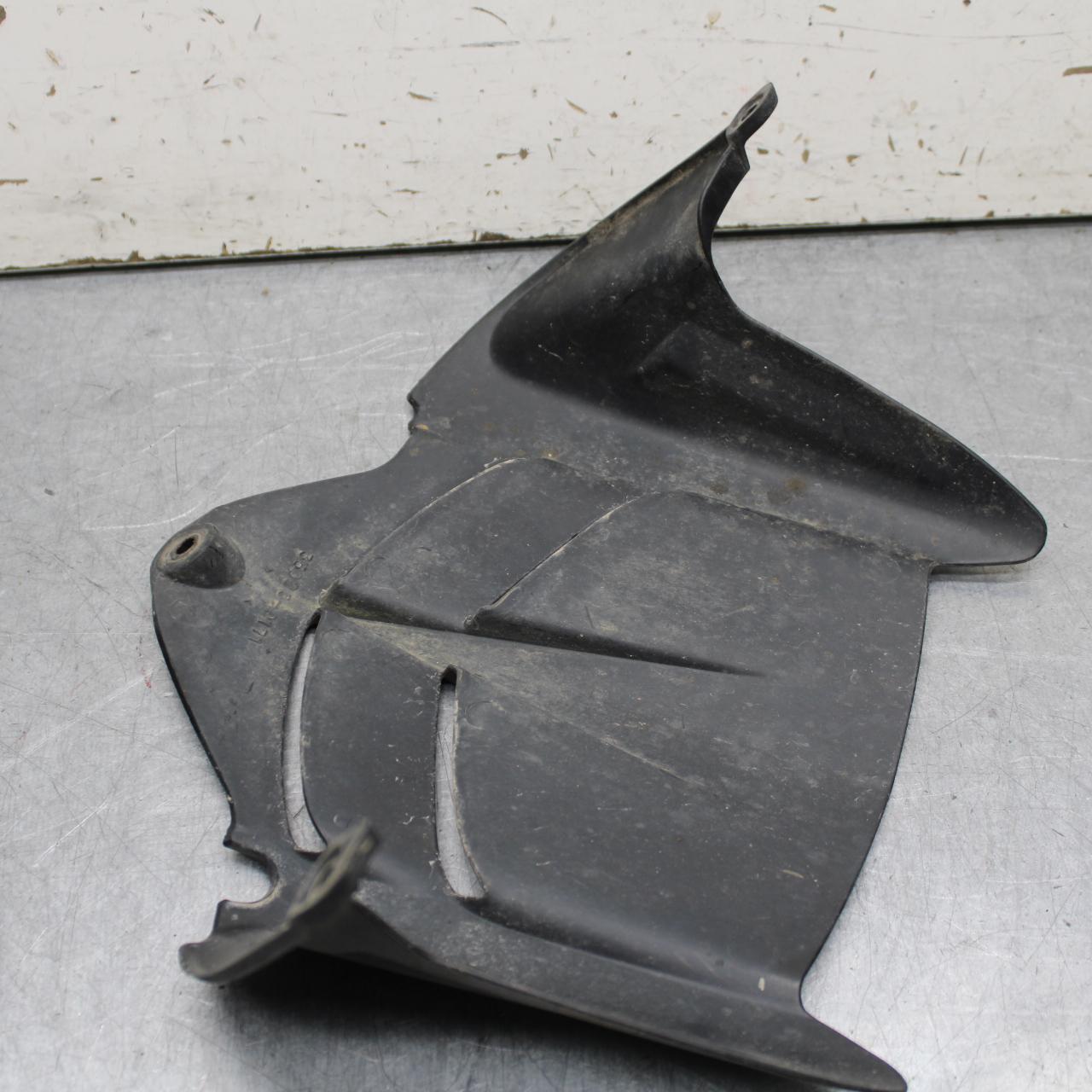 21 KAWASAKI NINJA ZX6R REAR BACK WHEEL TIRE HUGGER FENDER 35023-0171 BB647