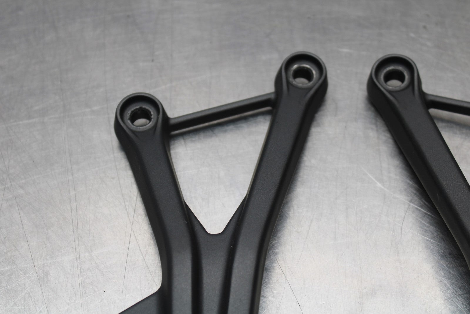 24-25 KAWASAKI NINJA ZX4R REAR BACK PASSENGER PEG SET PAIR BB610