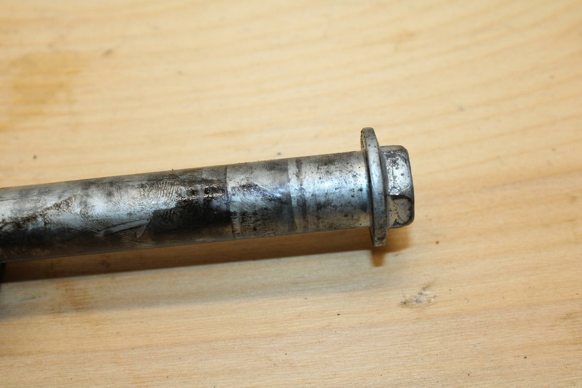 97-04 SUZUKI MARAUDER 800 REAR AXLE BACK WHEEL RIM PIVOT BOLT AXEL BB312