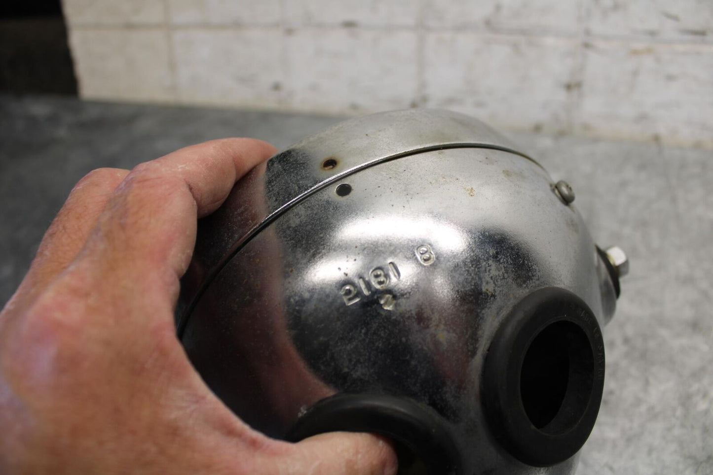 1982 Suzuki GS450L SINGLE HEADLIGHT HEAD LAMP LIGHT BB52