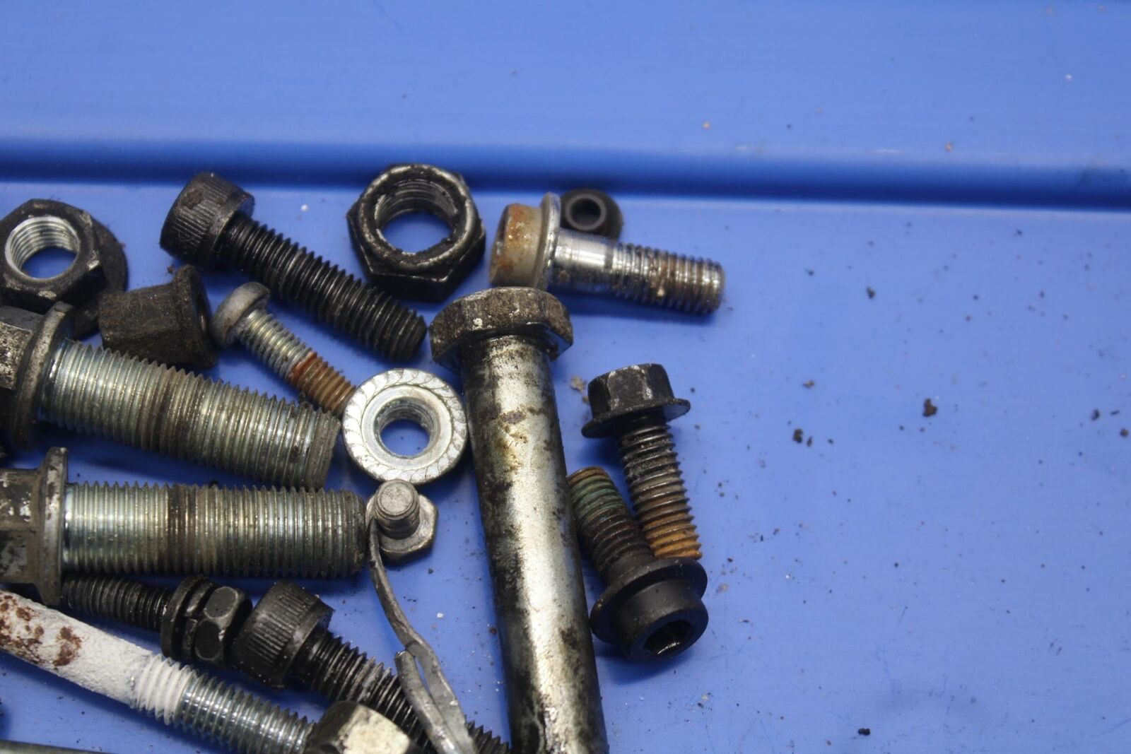 1988 Yamaha FZ600 MISCELLANEOUS BOLTS HARDWARE MOTOR SCREWS BB601