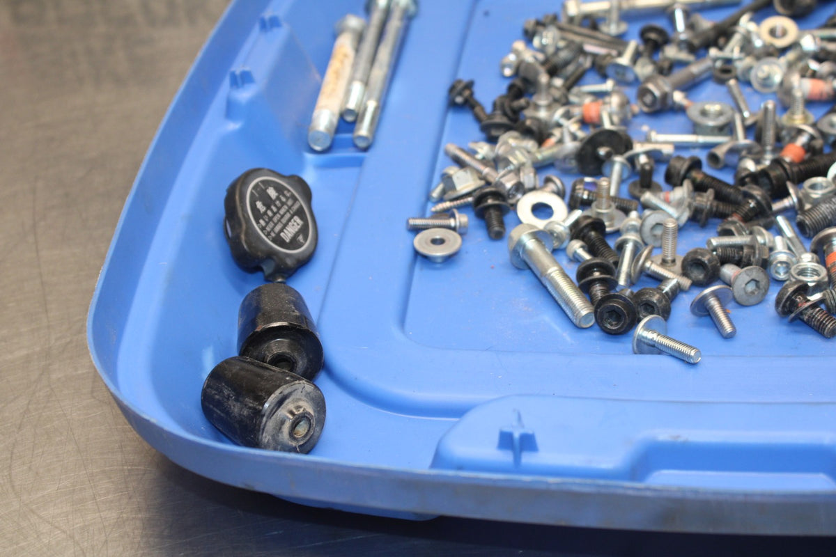 22-25 YAMAHA YZF R7 MOUNTING BOLTS HARDWARE SCREWS BB940