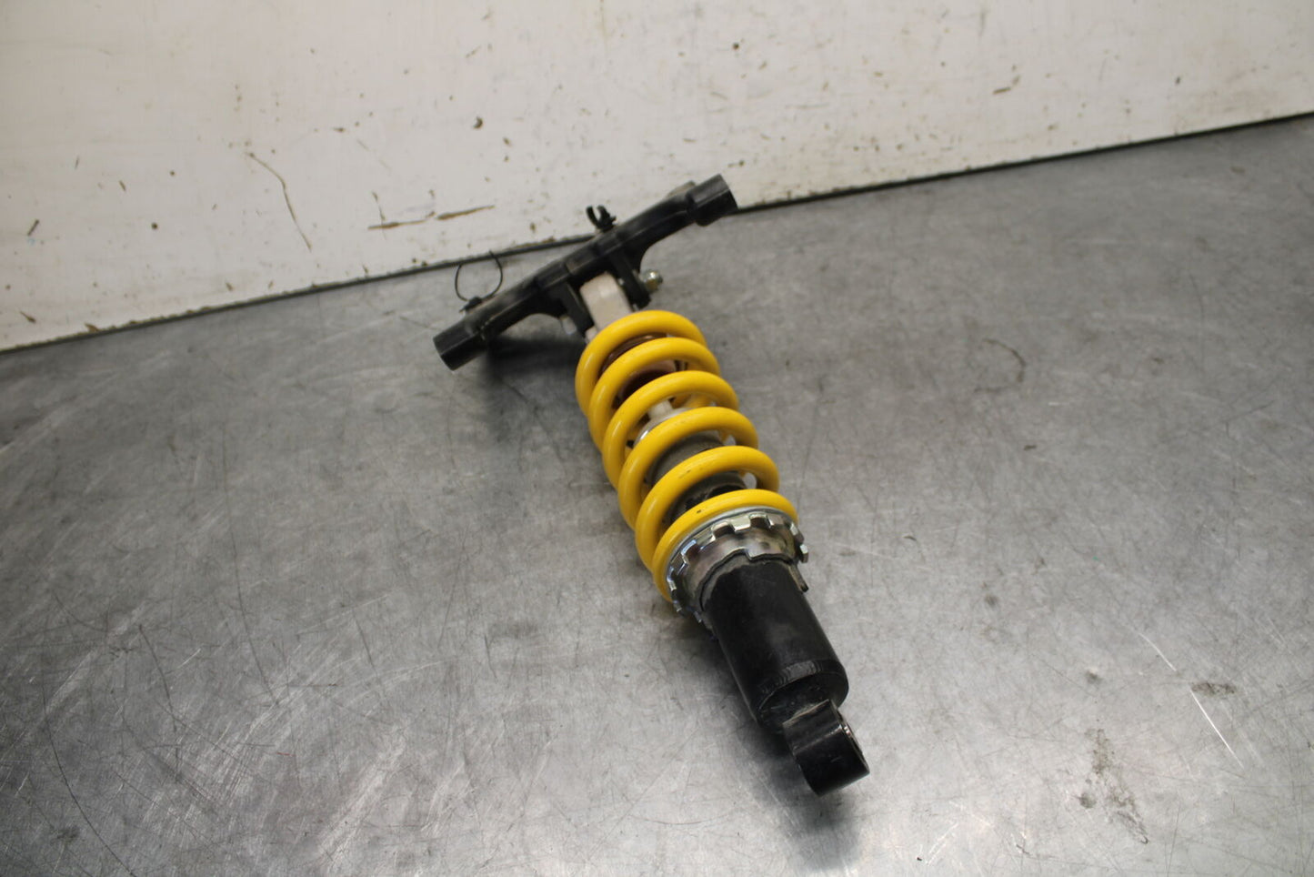 22-24 YAMAHA XSR900 REAR BACK SHOCK ABSORBER SUSPENSION BB683