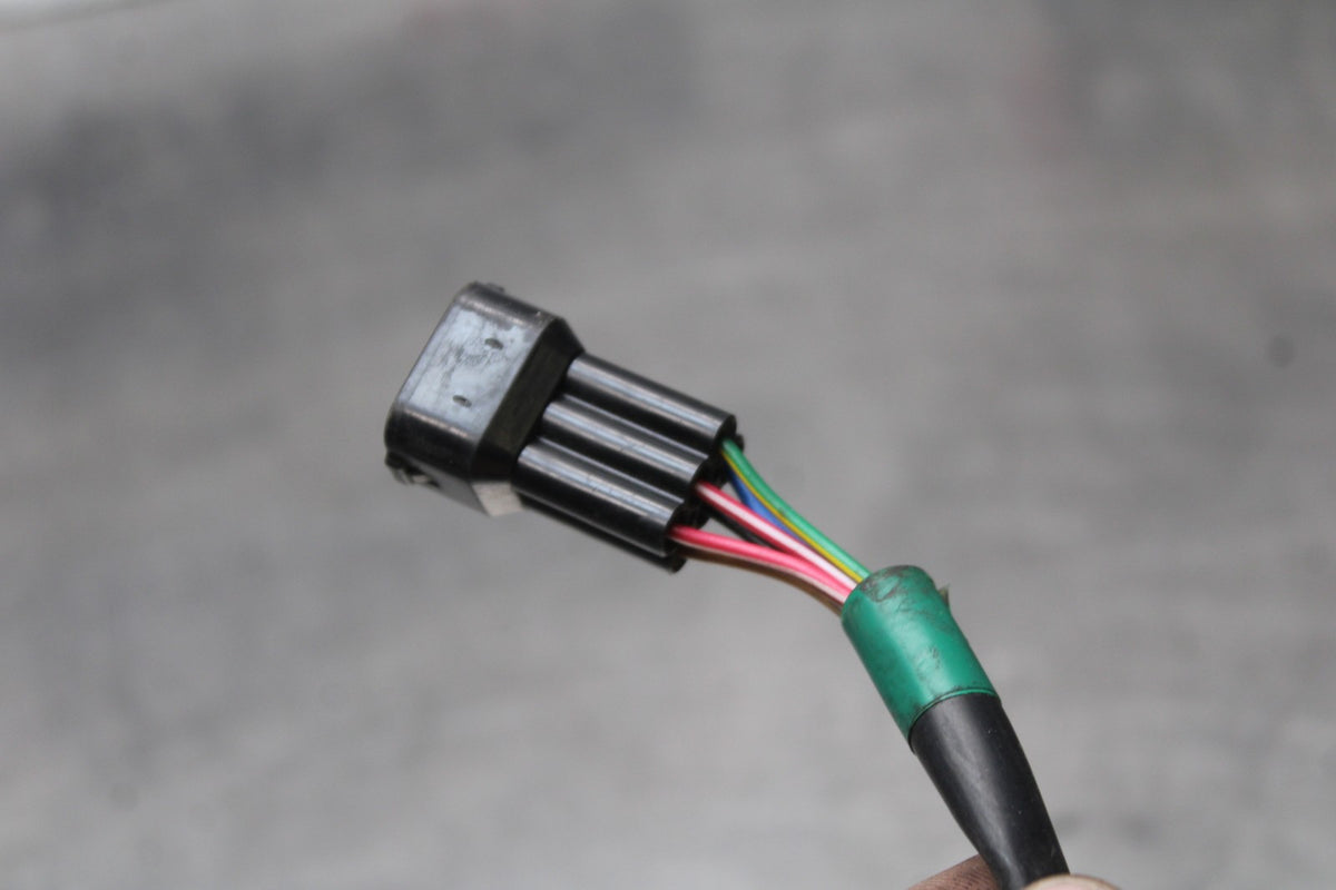 13-18 KAWASAKI NINJA ZX6R RIGHT CLIP ON HANDLE KILL OFF START SWITCHES BB915
