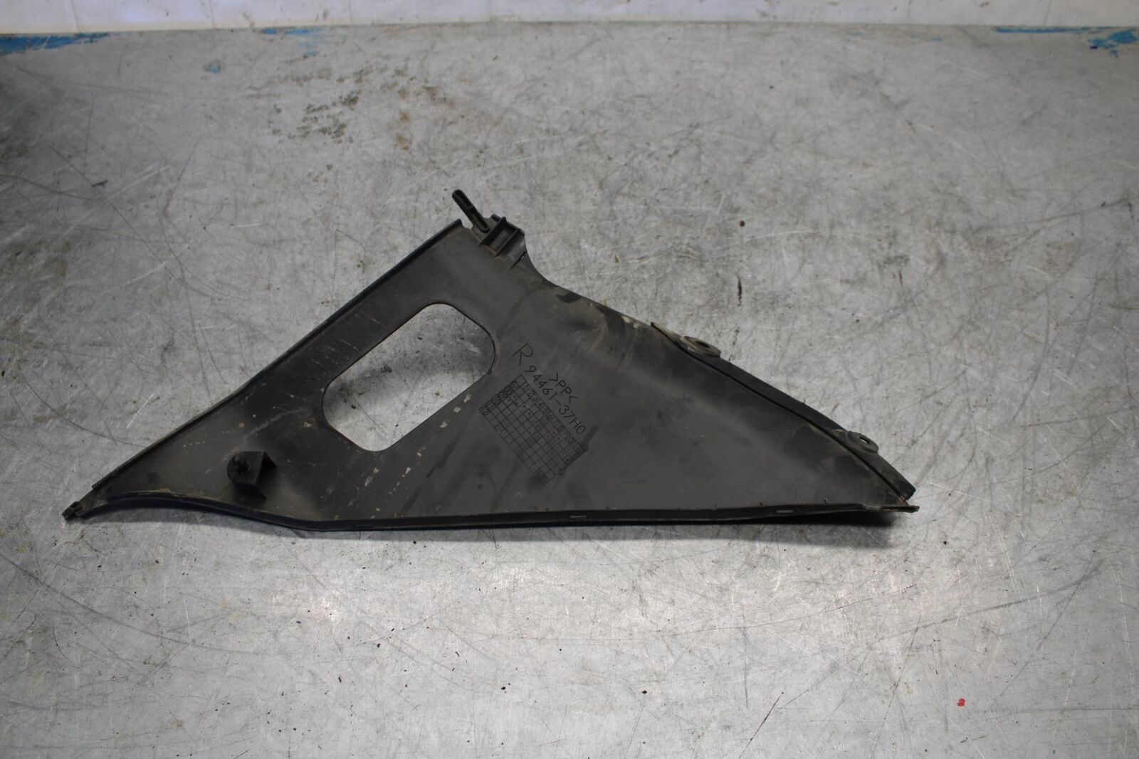 08-10 SUZUKI GSXR600 RIGHT INNER FAIRING COWL PANEL TRIM OEM BB430