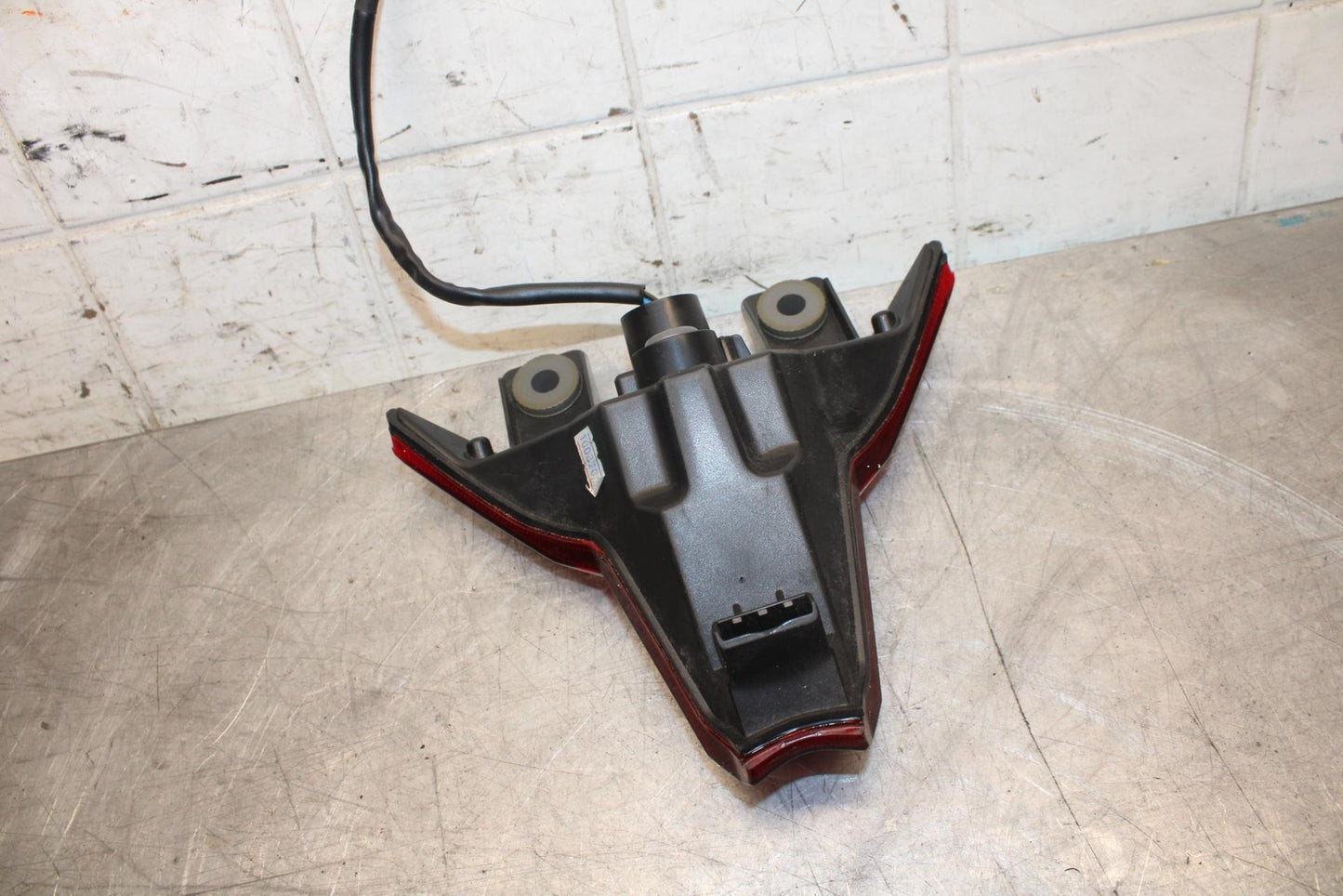 19-20 KAWASAKI NINJA ZX6R REAR TAIL TAILLIGHT BACK BRAKE LIGHT BB517