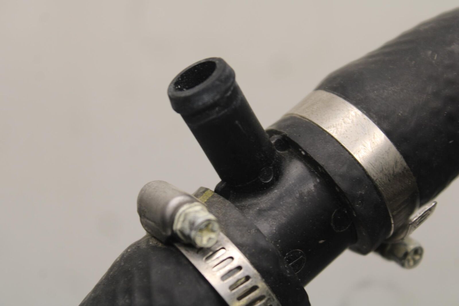 23 KAWASAKI NINJA ZX6R 636 HOSE BB609