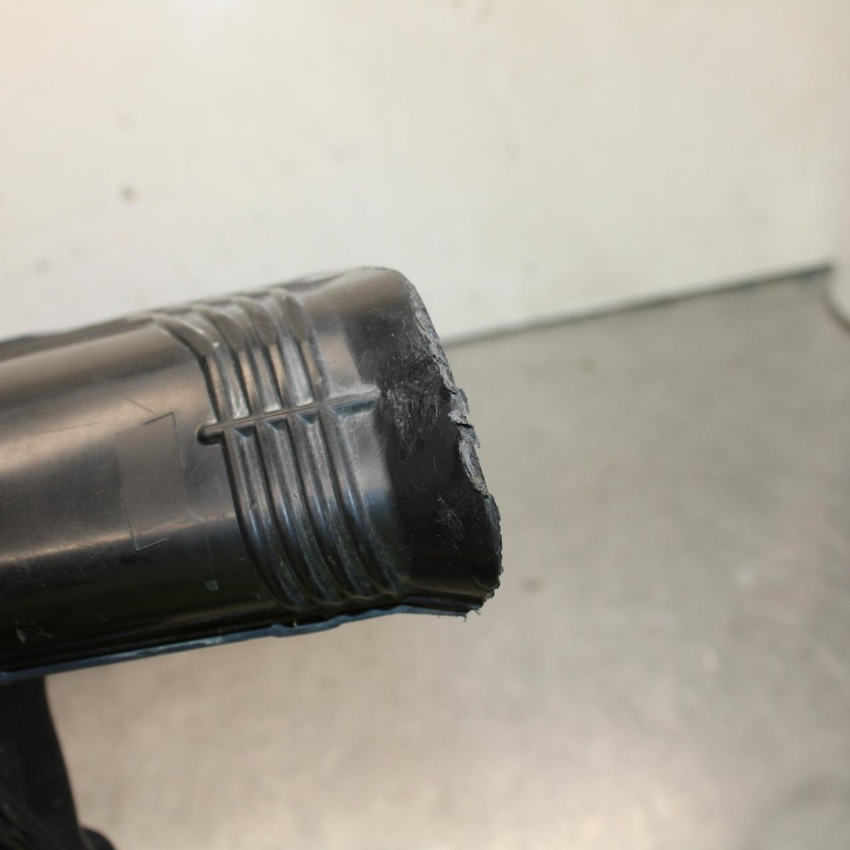 06-07 SUZUKI GSXR750 RIGHT LEFT AIR INTAKE DUCTS BB645