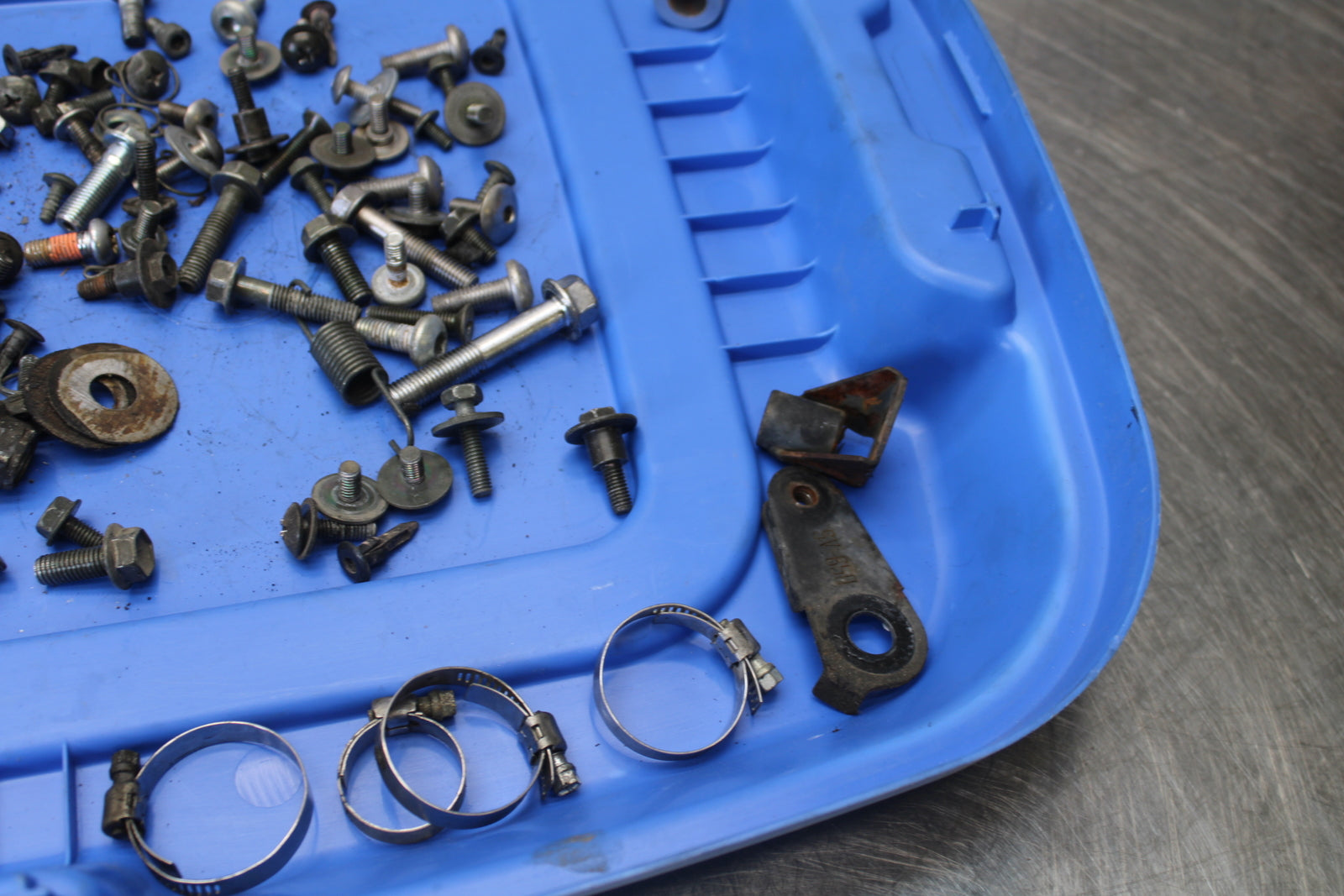 03 SUZUKI SV650S MOUNTING BOLTS HARDWARE MOTOR SCREWS BB167