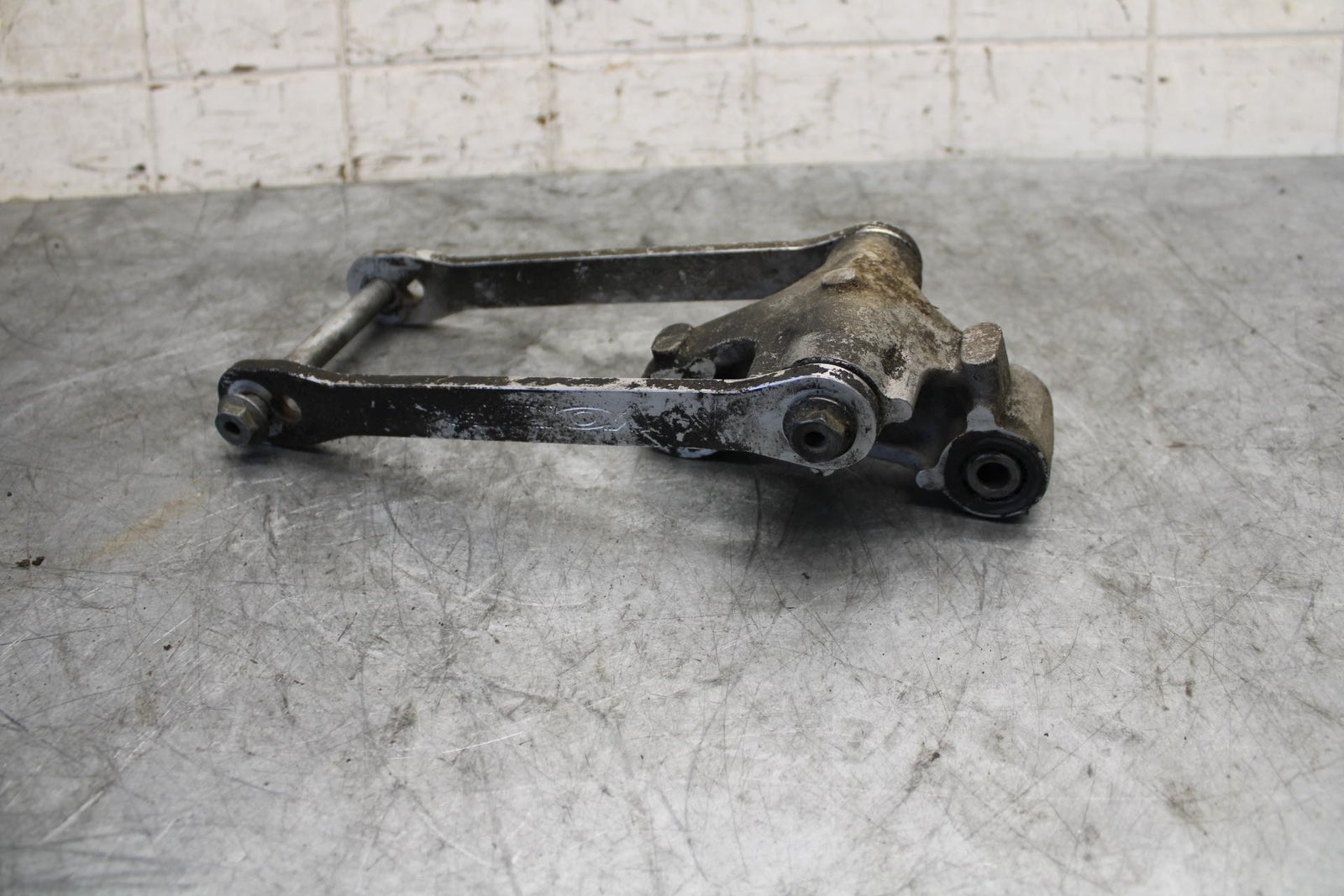 09-12 KAWASAKI NINJA ZX6R ZX600R REAR DOGBONE SHOCK LINKAGE LINK BB544