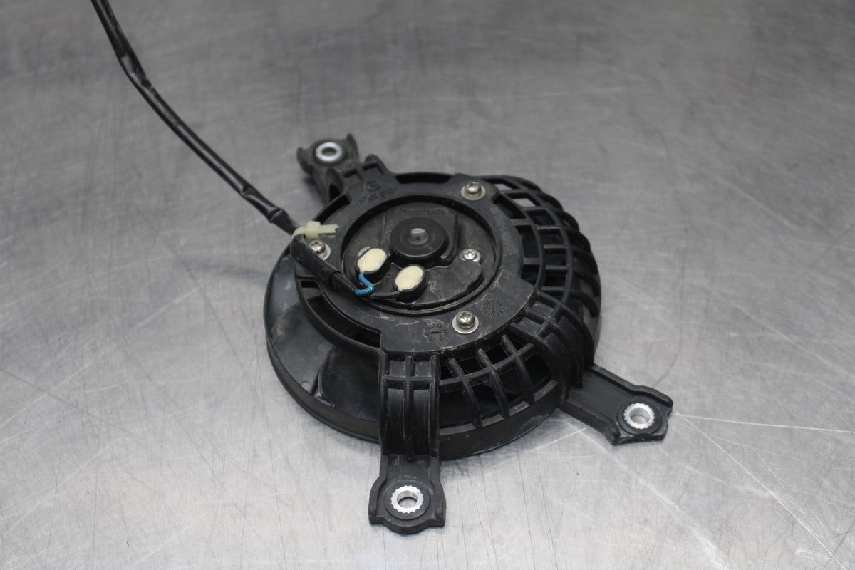 15 SUZUKI GW250F ENGINE RADIATOR COOLING FAN BB789