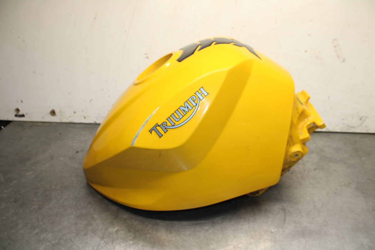 03-04 TRIUMPH DAYTONA 600 GAS TANK FUEL CELL PETROL RESERVOIR BB745