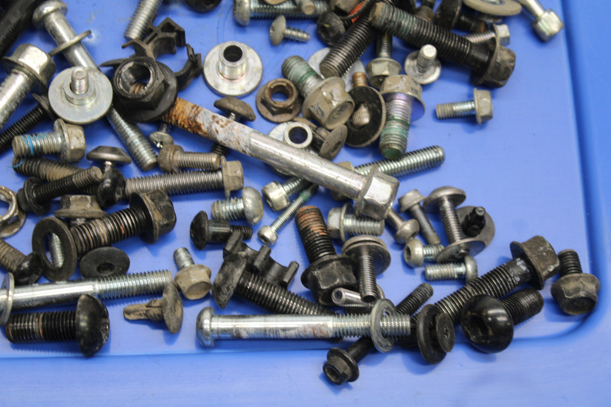14-15 YAMAHA V STAR 1300 XVS1300CT TOURER MOUNTING BOLTS HARDWARE MOTOR BB722