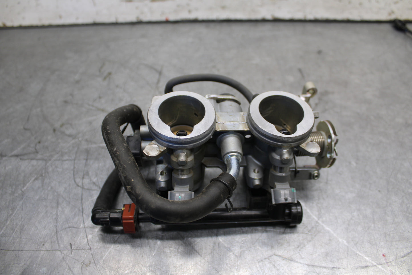 19-22 KAWASAKI Z400 MAIN FUEL INJECTORS / THROTTLE BODIES BB708