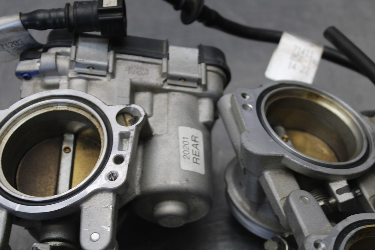 16 APRILIA TUONO V4 1100 MAIN FUEL INJECTORS / THROTTLE BODIES BB905