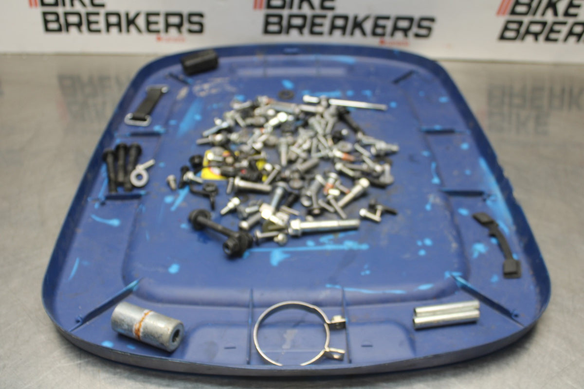 22 KAWASAKI NINJA 1000SX MOUNTING BOLTS HARDWARE MOTOR SCREWS BB780