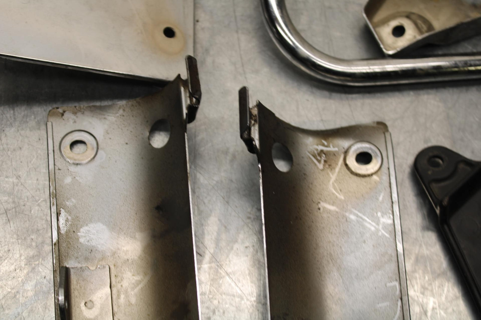 2005 Kawasaki Vulcan 1600 VN1600A ASSORTED CHROME BITS BRACKETS COVERS BB574