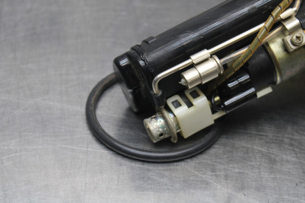 01-03 SUZUKI GSXR600 FUEL PUMP GAS PETROL SENDER UNIT BB841