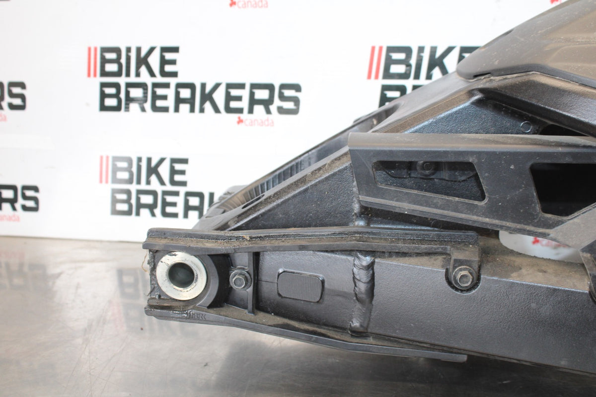 15-26 SUZUKI GSXR600 REAR SWINGARM BACK SUSPENSION SWING ARM BB888
