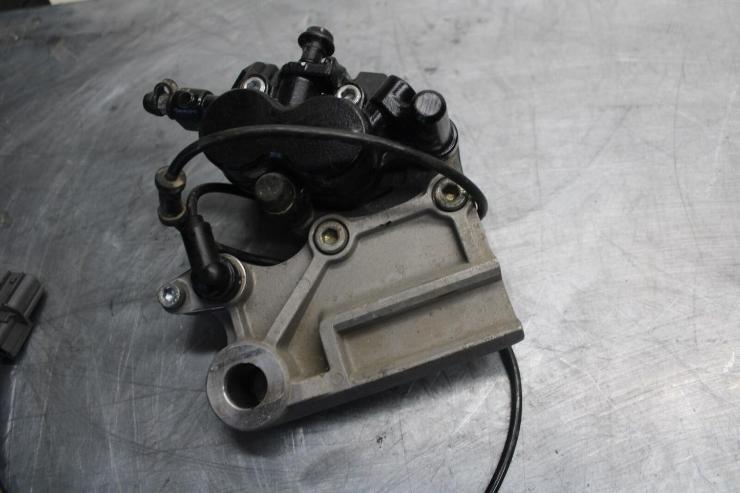 2015 Kawasaki Ninja 300 EX300B ABS REAR BACK BRAKE CALIPER W MOUNT BRACKET BB518