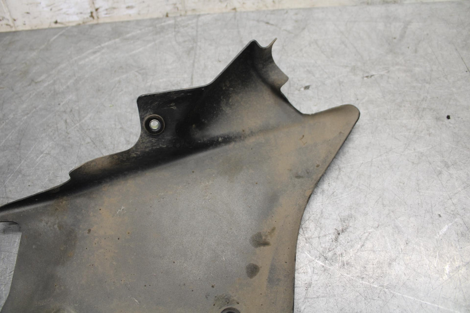 2012 Kawasaki Ninja ZX6R REAR MUFFLER EXHAUST PIPE COVER HEAT SHIELD BB529