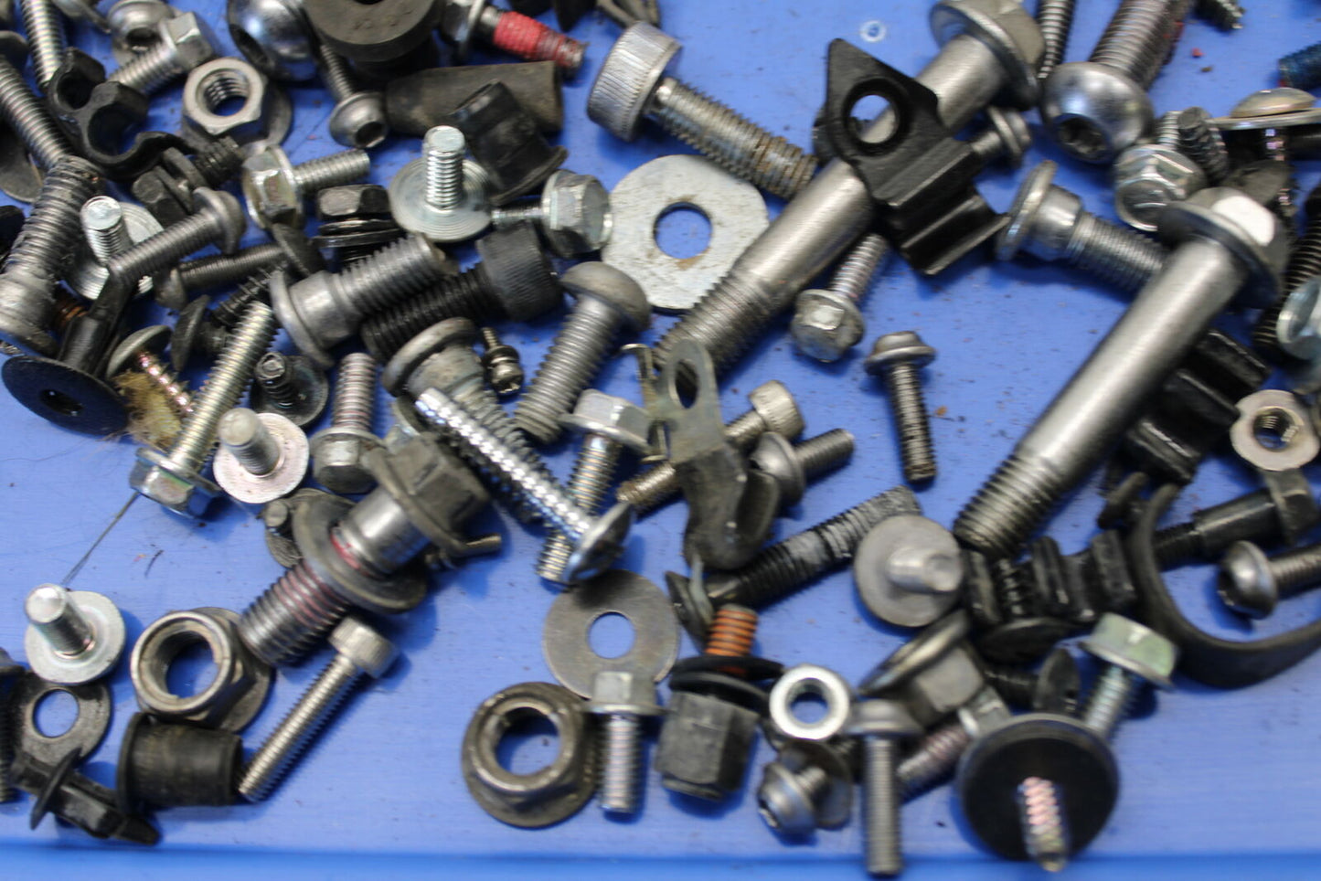 16 KAWASAKI NINJA ZX10R MISCELLANEOUS MOUNTING BOLTS HARDWARE MOTOR  BB650