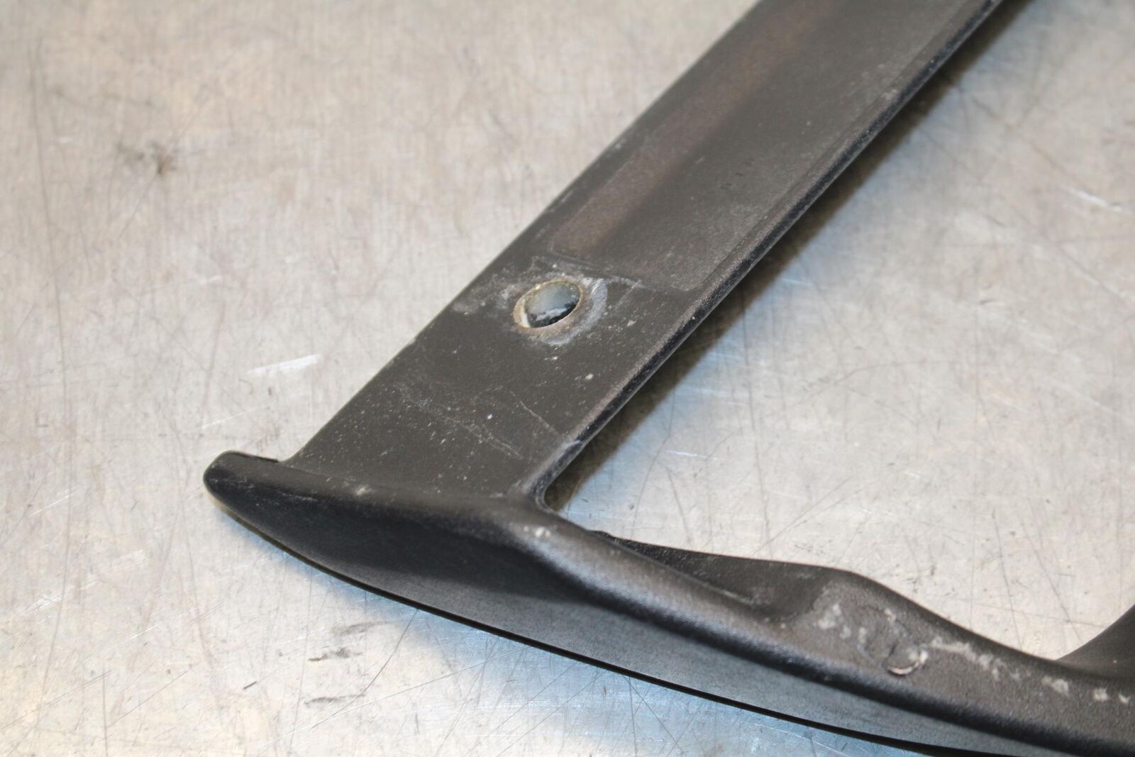 04-09 SUZUKI GS 500 FH GS500F PASSENGER REAR SEAT GRAB BAR HANDLE BB97