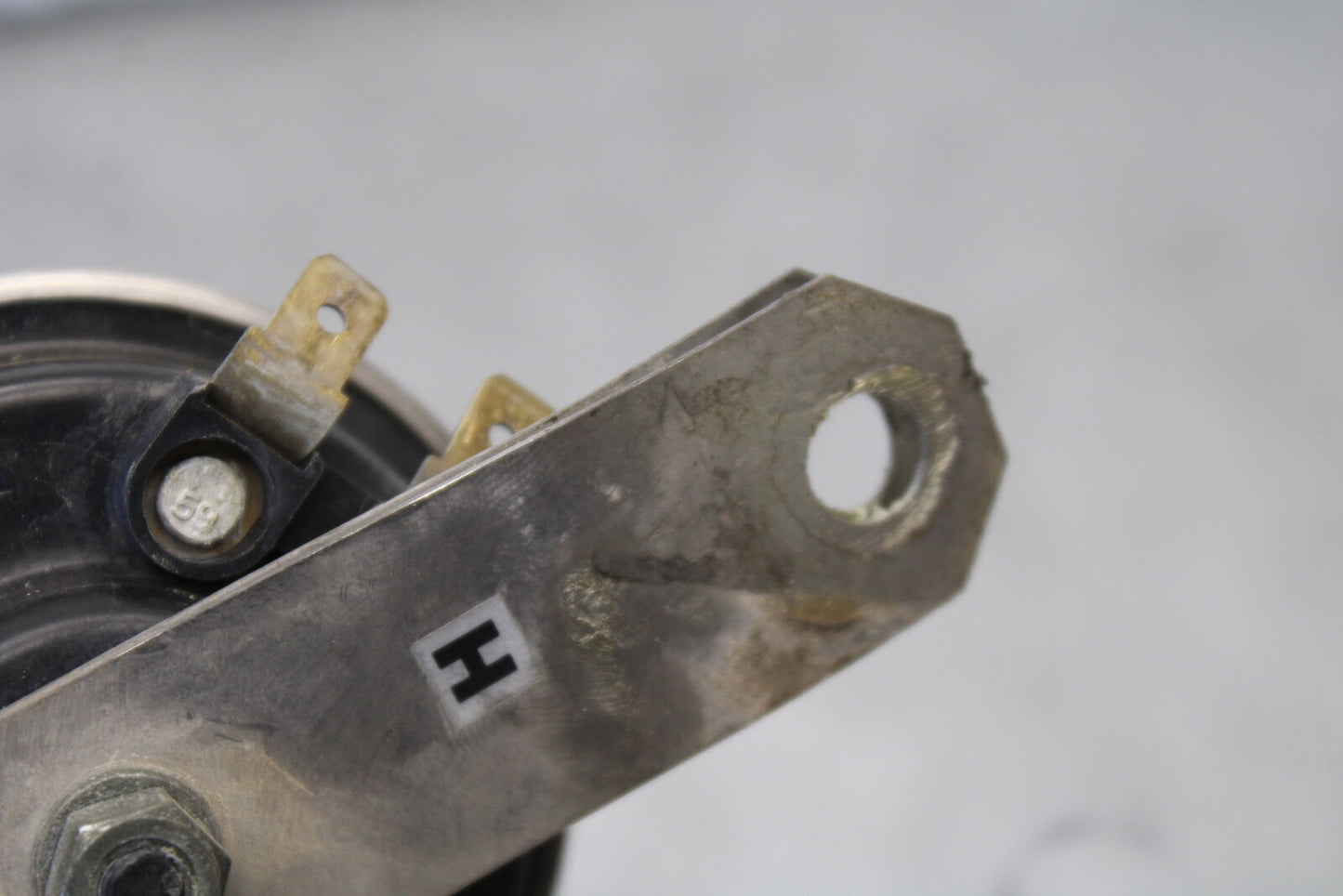 05-06 SUZUKI GSXR1000 HORN SIGNAL 38501-23E11 BB663