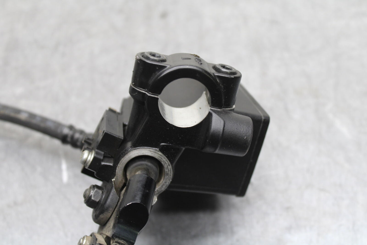 09-15 YAMAHA FZ6R FRONT BRAKE MASTER CYLINDER w/ LEVER 36C-W2587-00-00 BB719