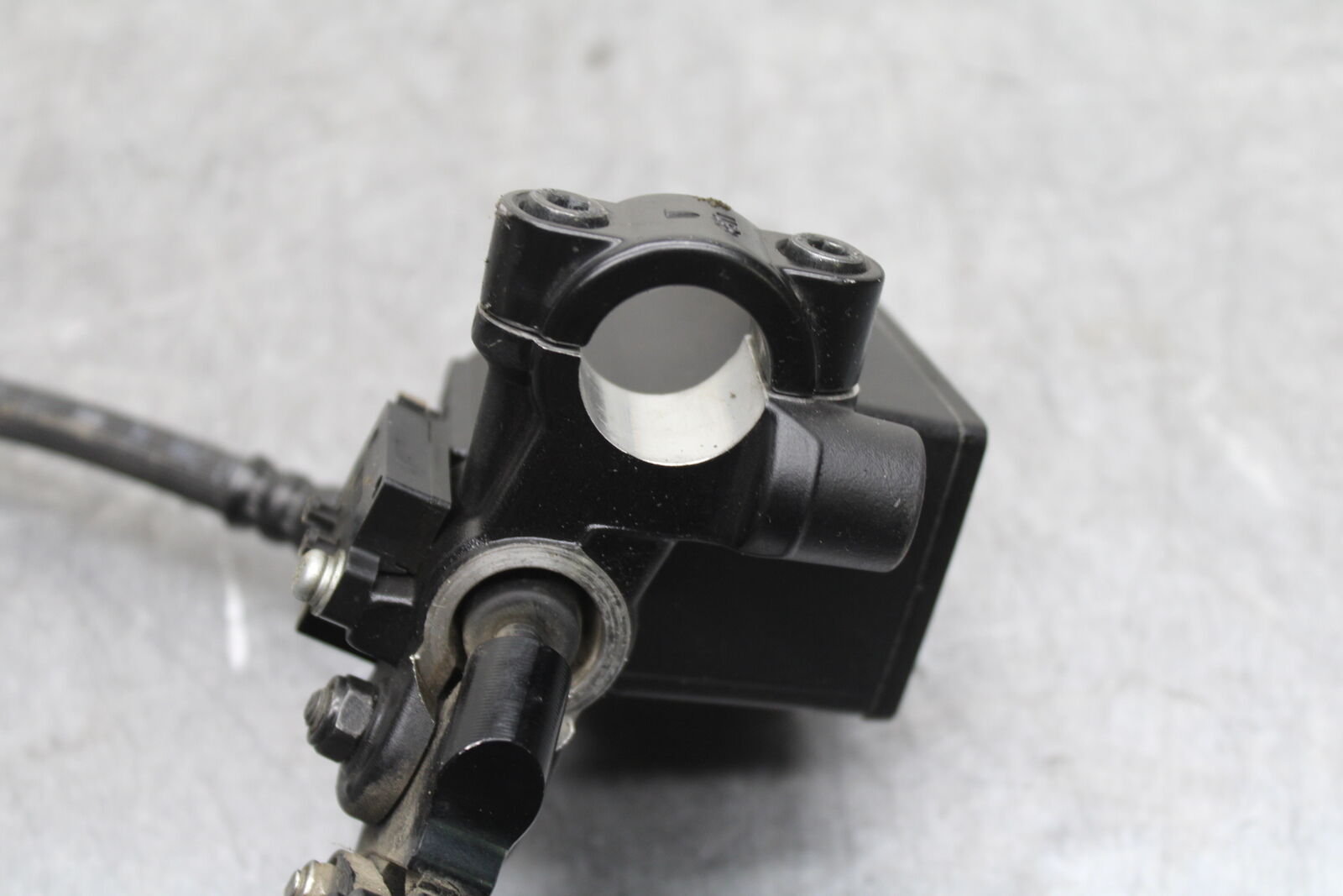 09-15 YAMAHA FZ6R FRONT BRAKE MASTER CYLINDER w/ LEVER 36C-W2587-00-00 BB719