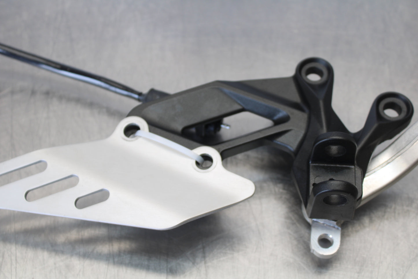 23-24 KAWASAKI NINJA ZX14R RIGHT REARSET REAR SET DRIVER FOOT PEG STOP BB169