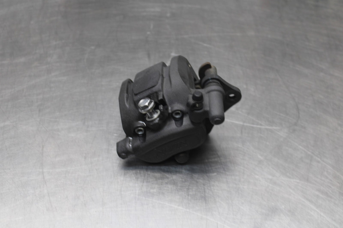18-26 KAWASAKI Z400 LEFT FRONT BRAKE CALIPER BB852
