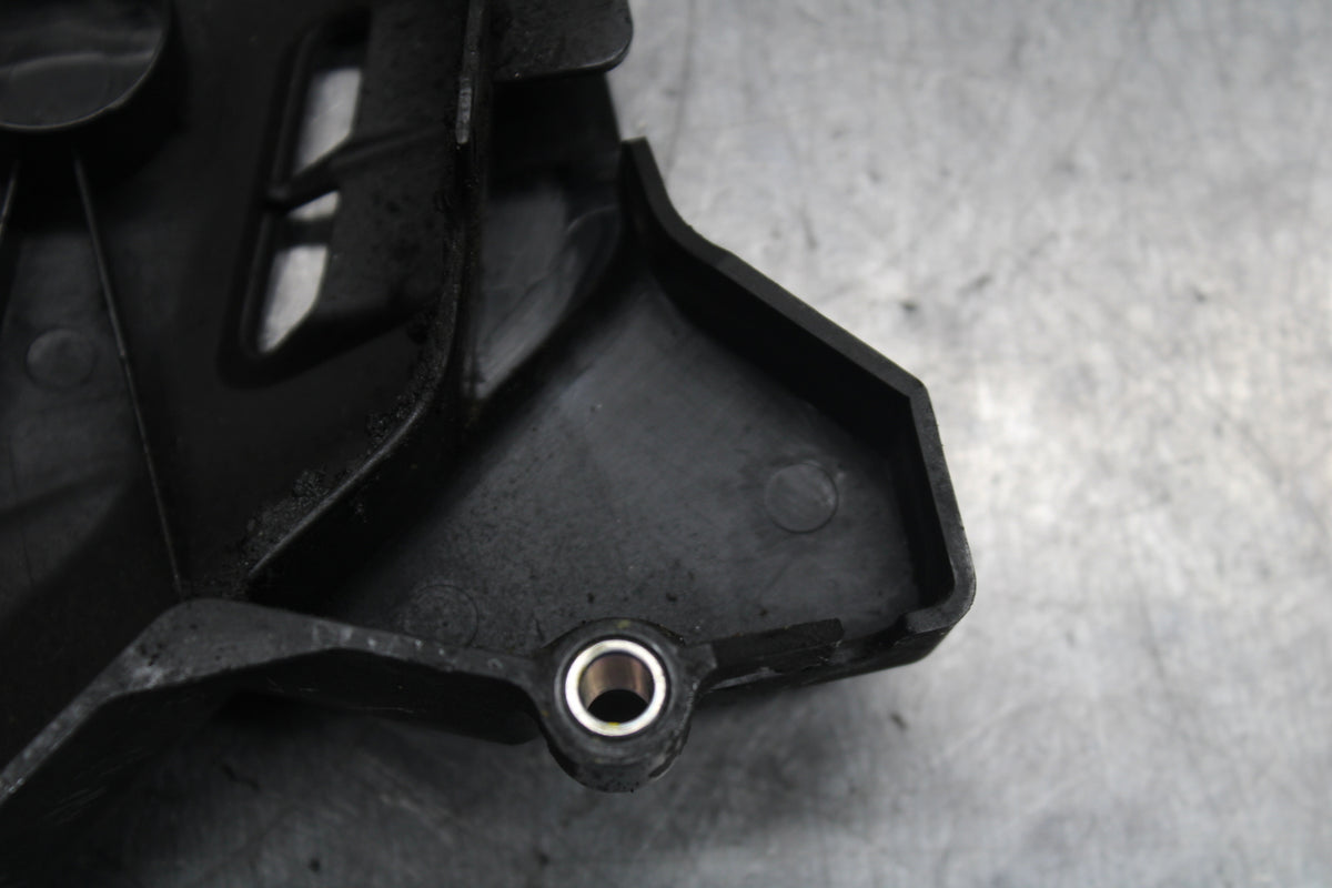 15-17 YAMAHA YZF R3 ENGINE SPROCKET COVER BB111