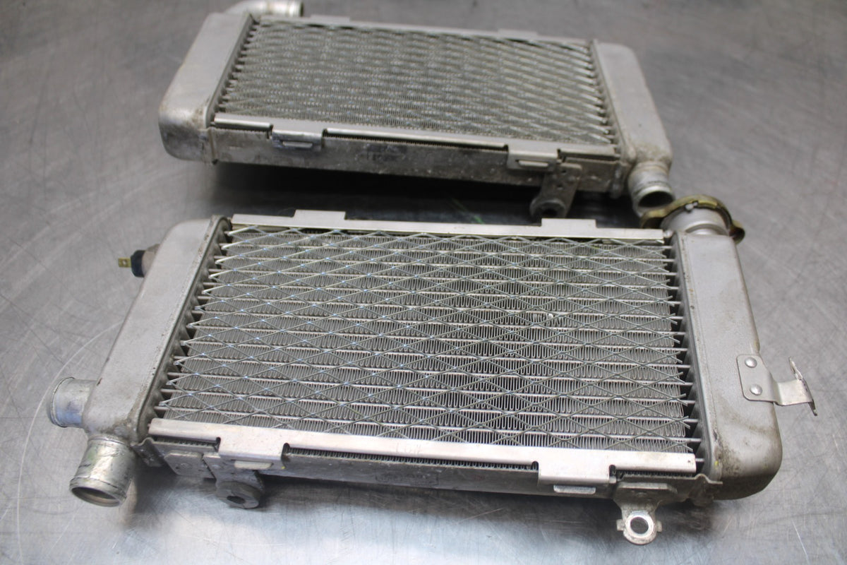 98-05 HONDA SUPER HAWK 1000 VTR1000F ENGINE RADIATOR MOTOR COOLER SET PAIR BB924