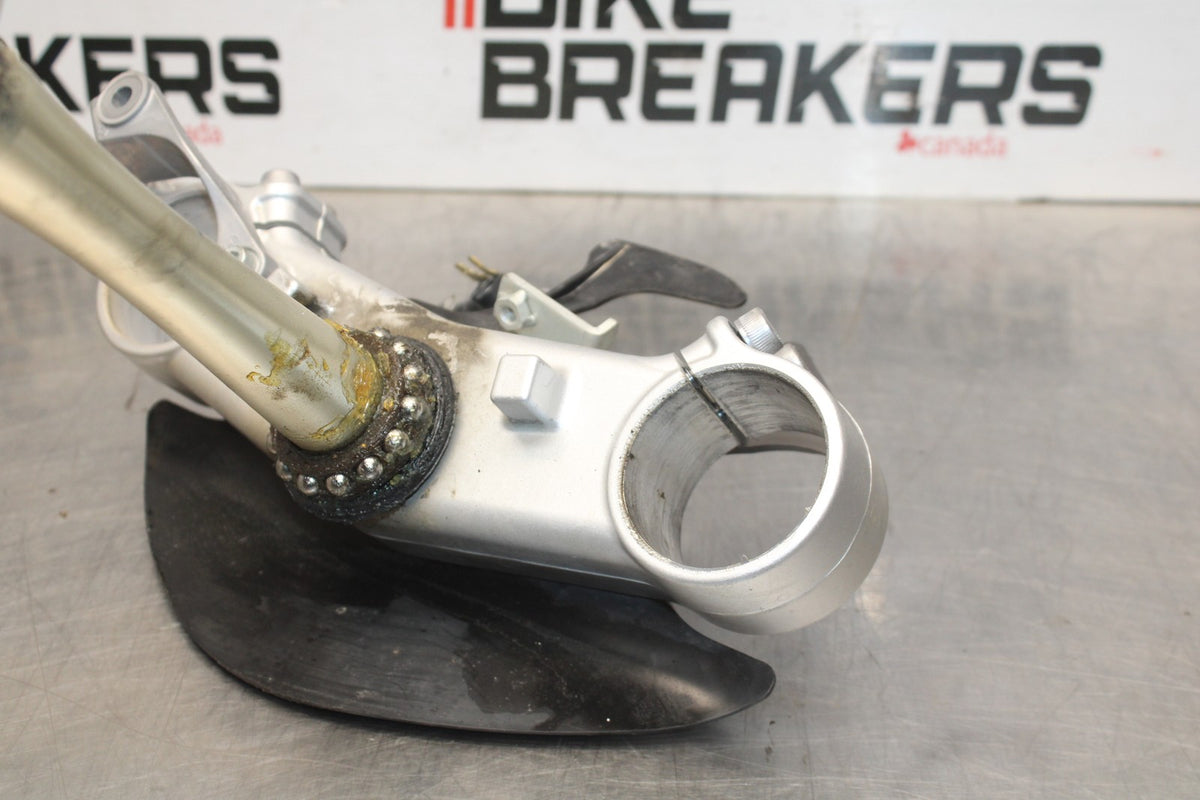 13 YAMAHA YZF R1 FRONT FORKS CLAMP LOWER TRIPLE TREE STEM BB781