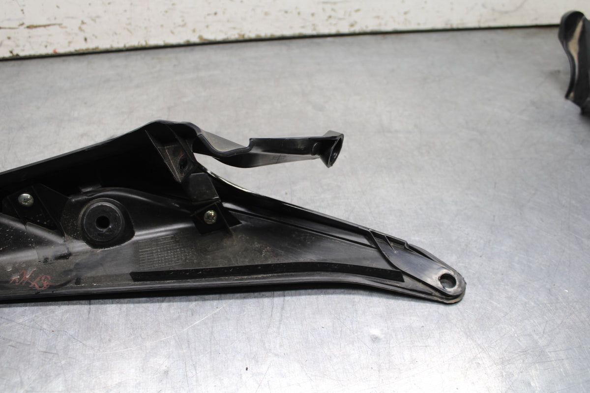 17-24 KTM 390 DUKE LEFT REAR BACK TAIL FAIRING COWL SHROUD BB734