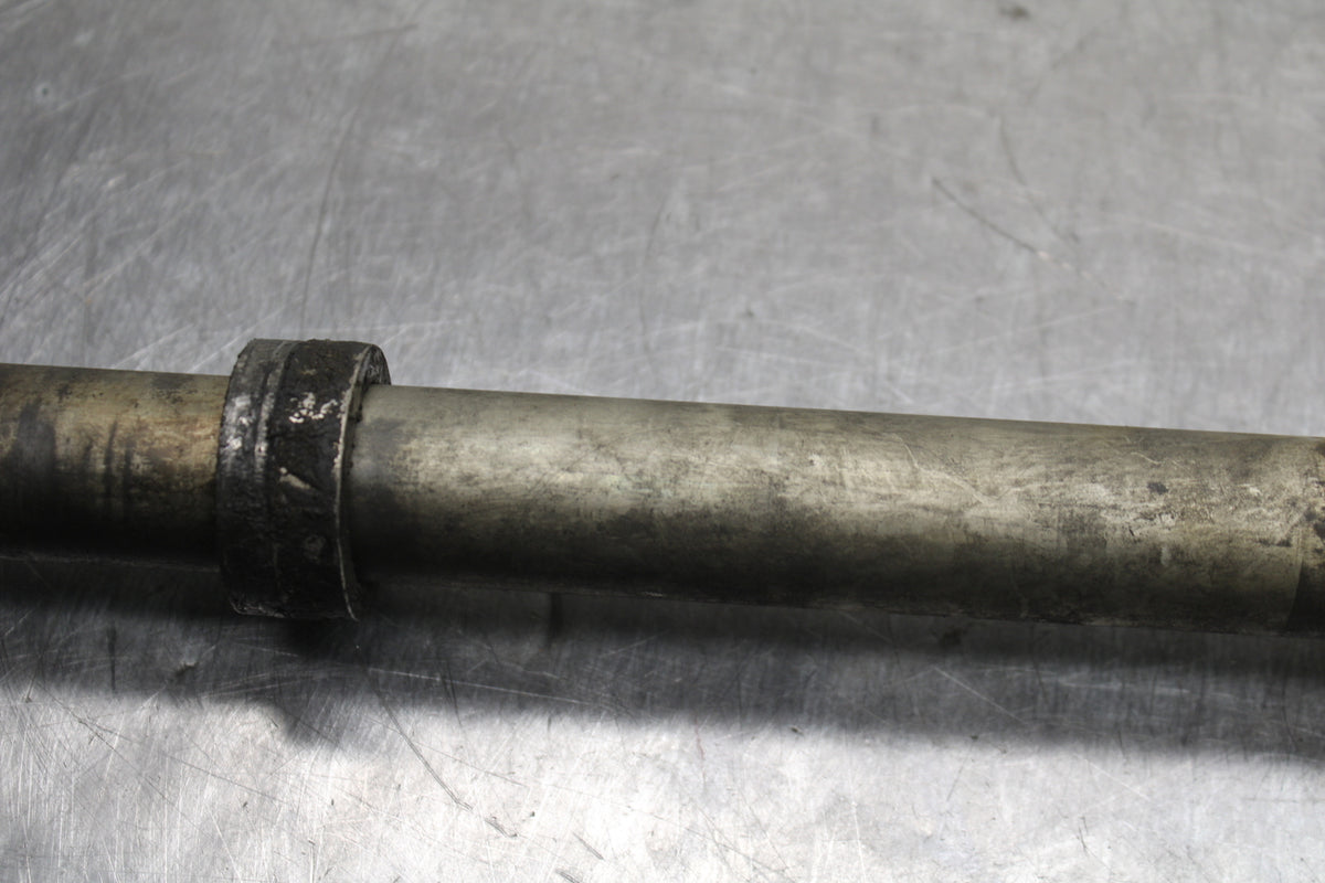 08-10 SUZUKI GSXR 600 REAR AXLE BACK WHEEL RIM PIVOT BOLT AXEL BB132